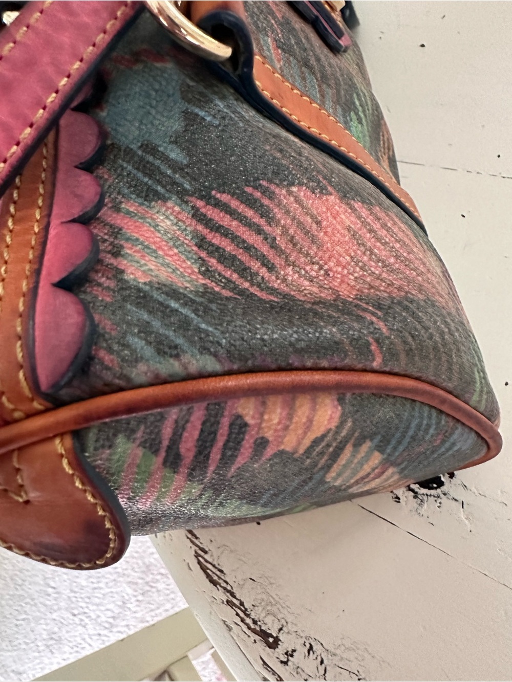 Dooney & Bourke Y2K Rainbow 🌈 Tartan Barrel Shoulder Bag with Heart Charm - Picture 7 of 14